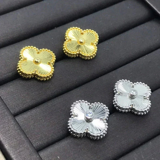 VCA CLOVER MINI 9.5MM LASER EARRINGS