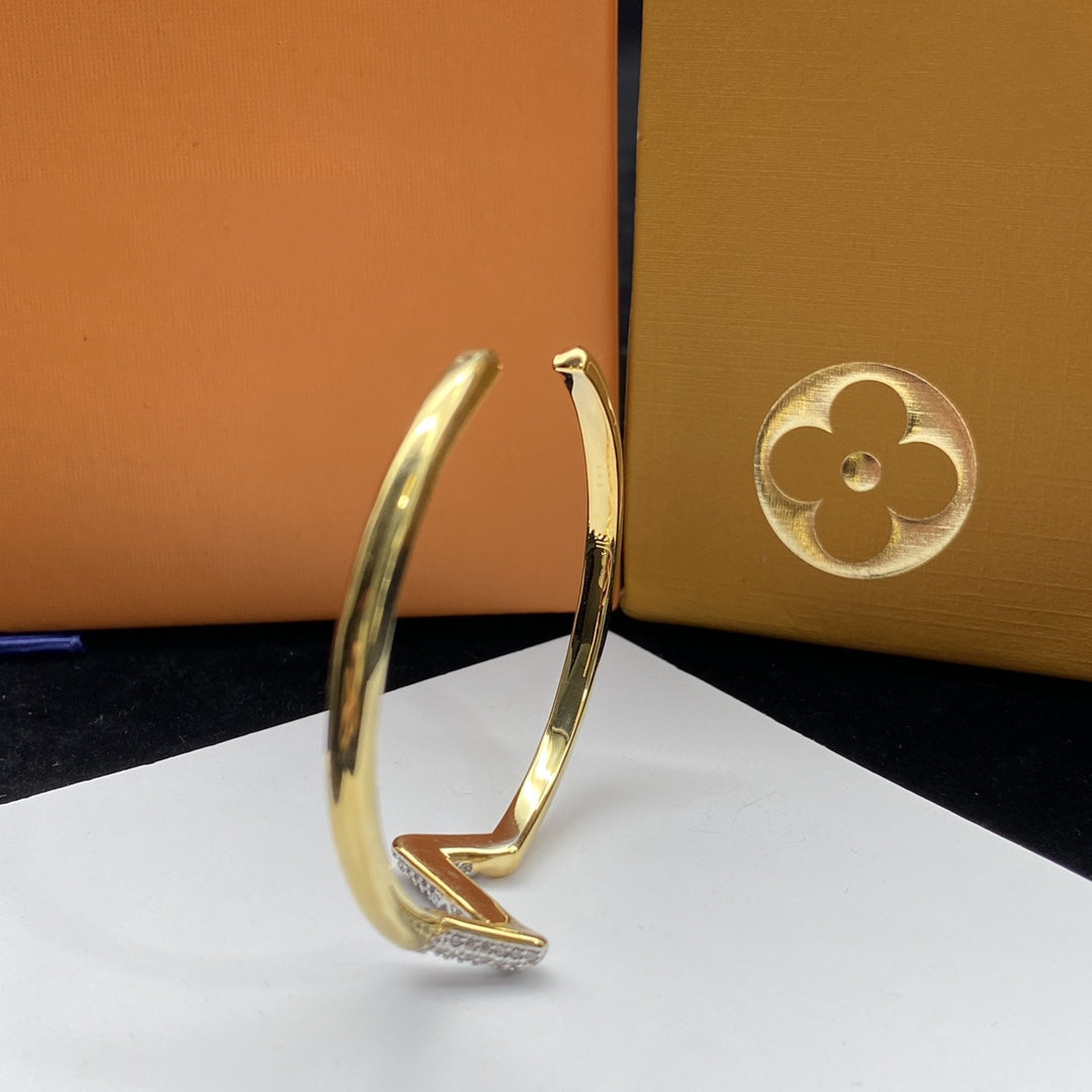LOUIS VUITTON VOLTE UPSITE DOWN DIAMOND GOLD OPEN BRACELET
