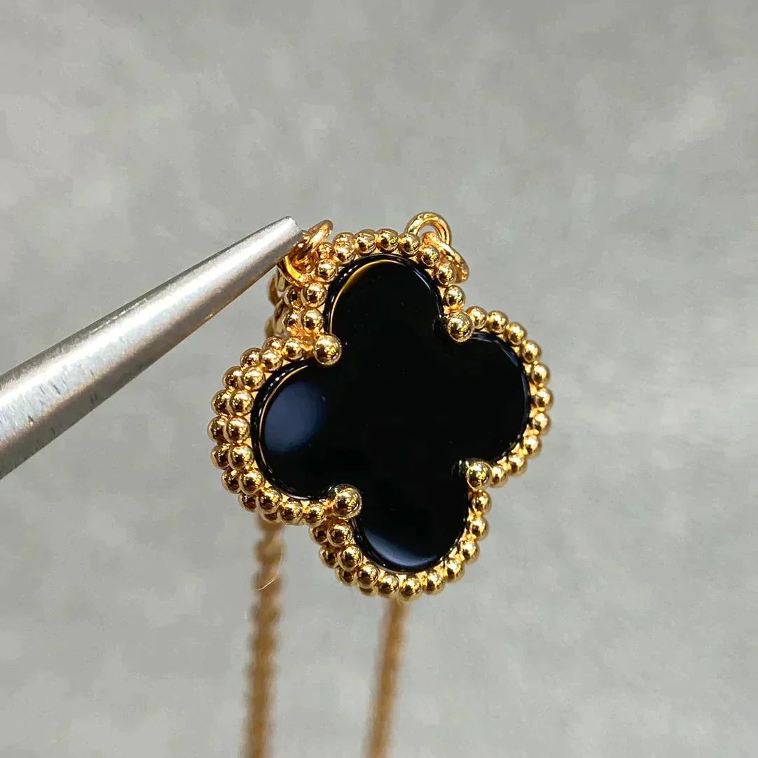 VCA CLOVER 15MM BLACK ONYX SINGLE FLOWER NECKLACE