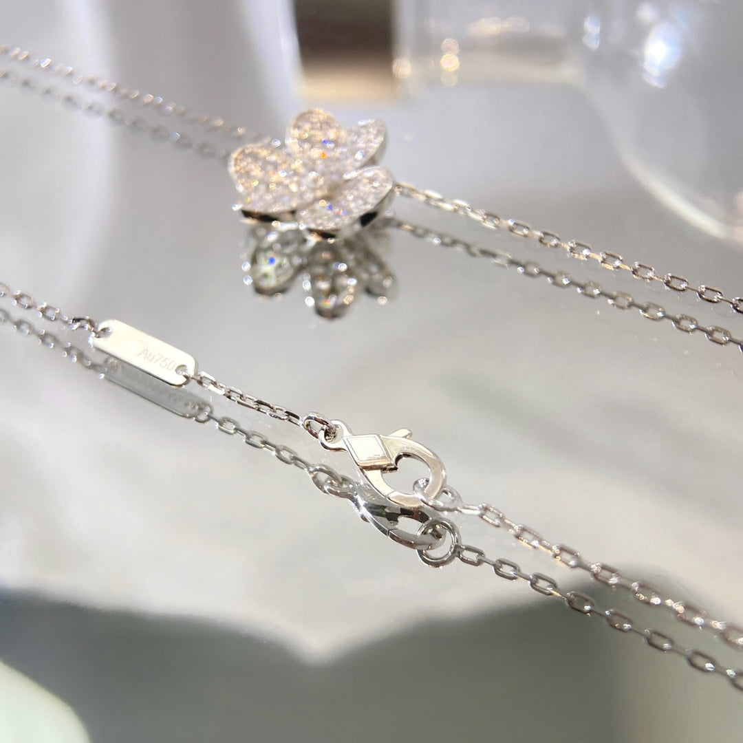VCA FLOWER DIAMOND NECKLACE