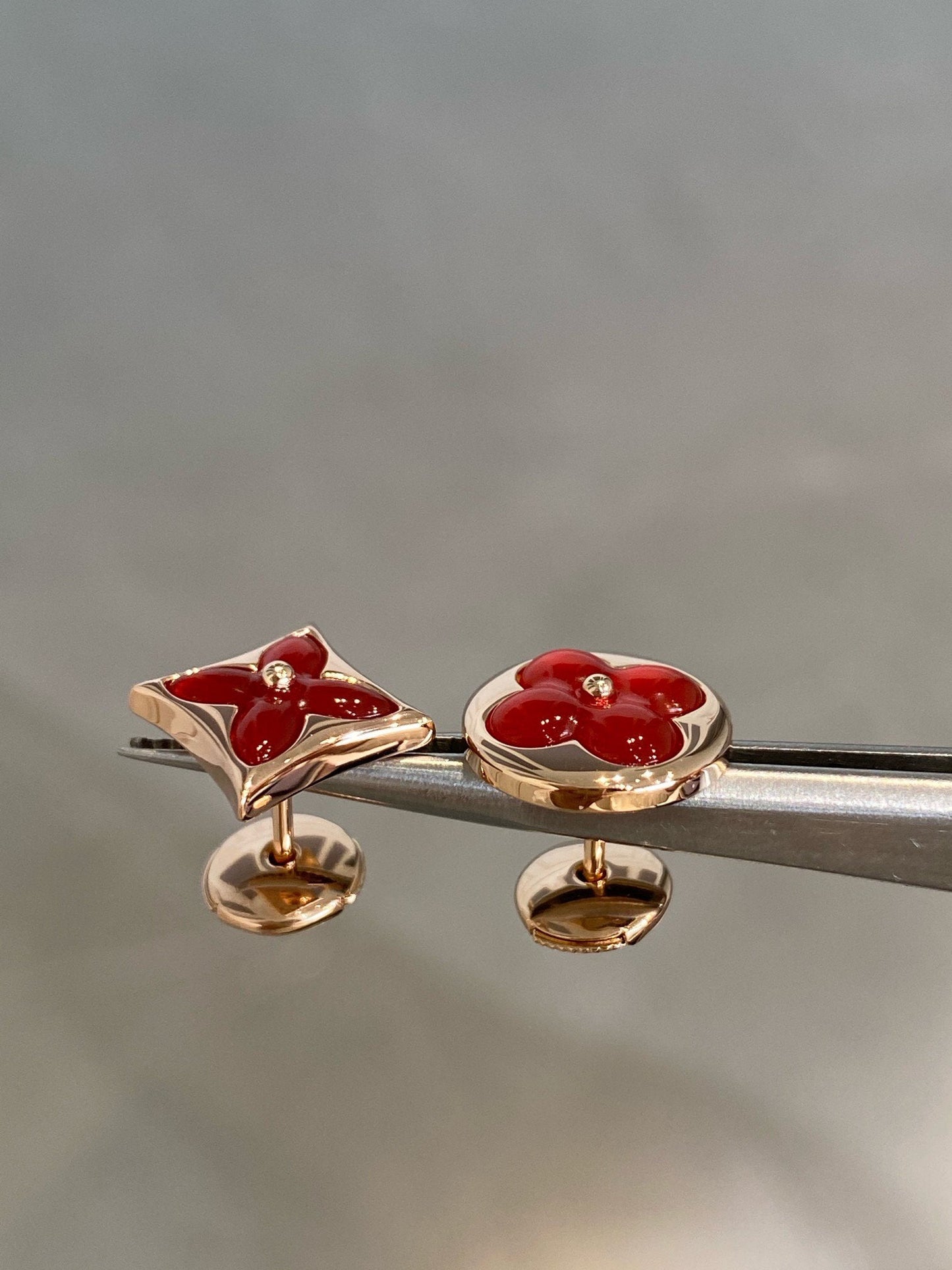 LOUIS VUITTON STAR AND SUN PINK GOLD CARNELIAN STUD EARRINGS