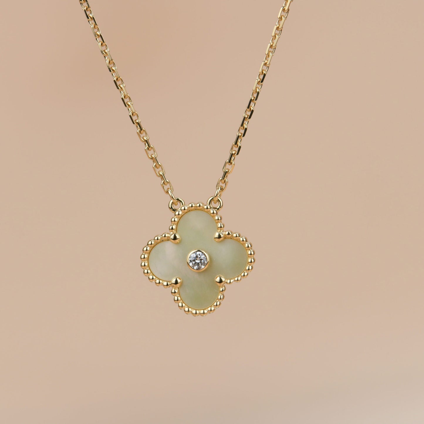 VCA CLOVER 15MM DIAMOND GOLD MOTHER OF PEARL NECKLACE
