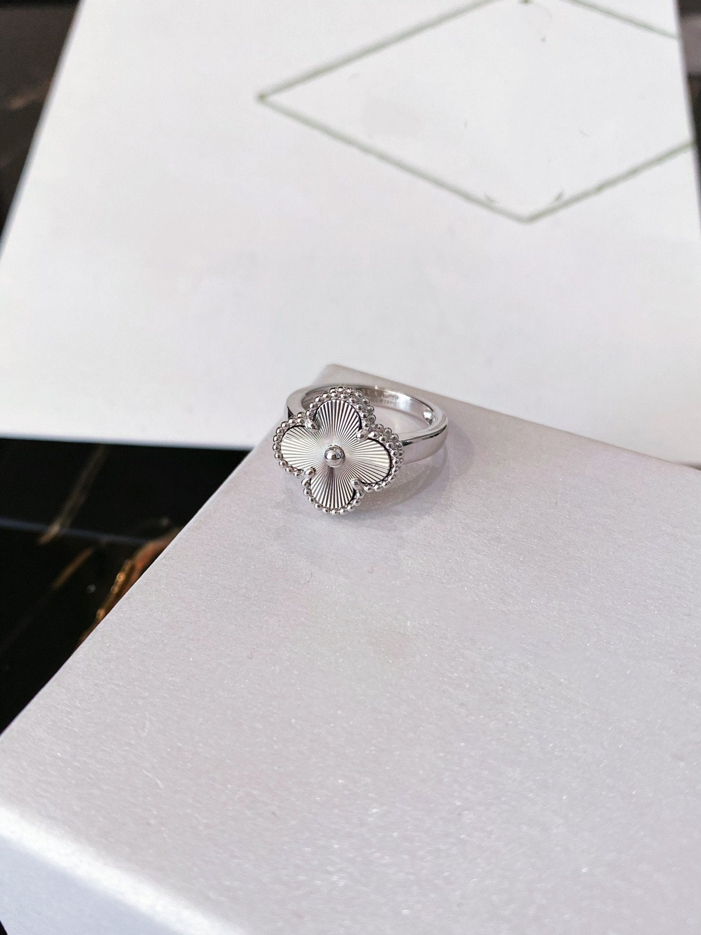 VCA CLOVER SILVER RING