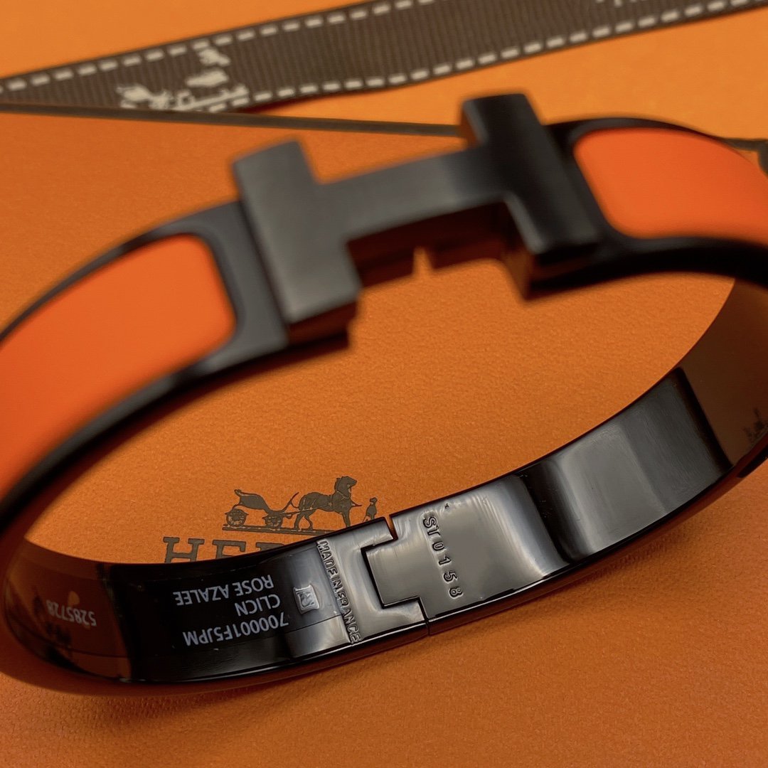 HERMES CLIC HM SO BLACK OREGAN BRACELET
