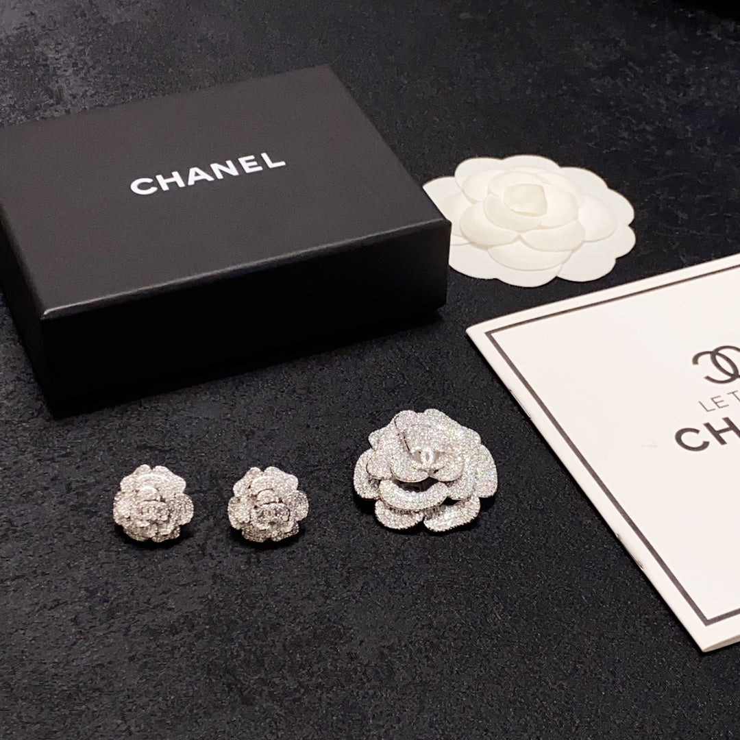 18K Chanel Camellia Diamond Earrings