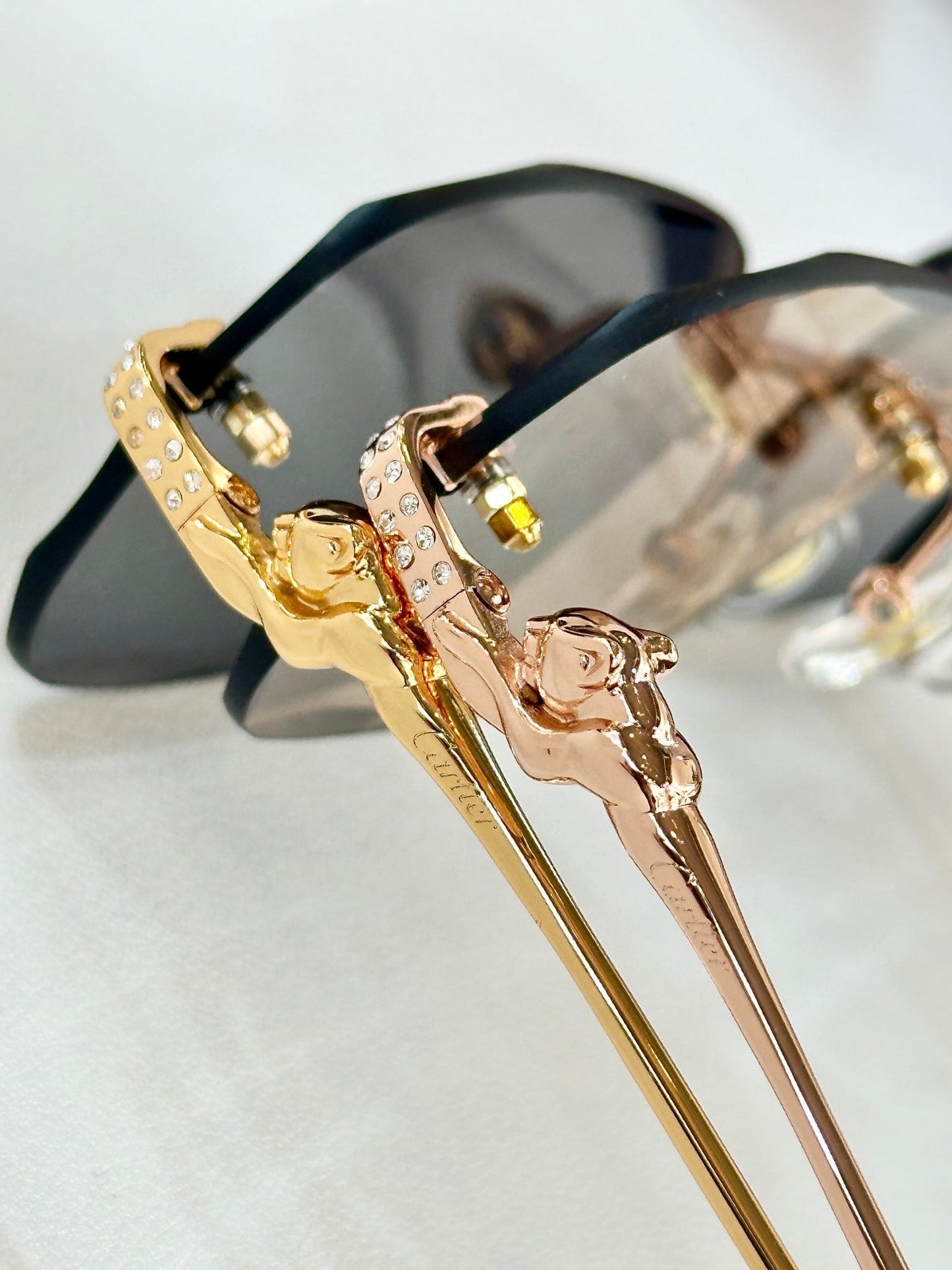 CARTIER PANTHÈRE RIMLESS RECTANGULAR FRAME SUNGLASSES CT0687S IN METAL