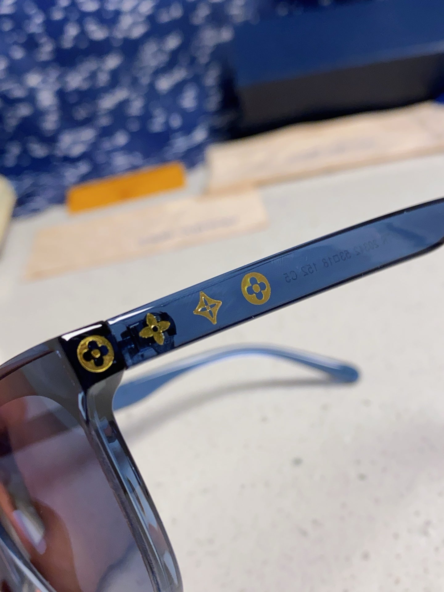 LOUIS VUITTON CAT EYE SUNGLASSES 571650 IN BLUE CLEAR ACETATE
