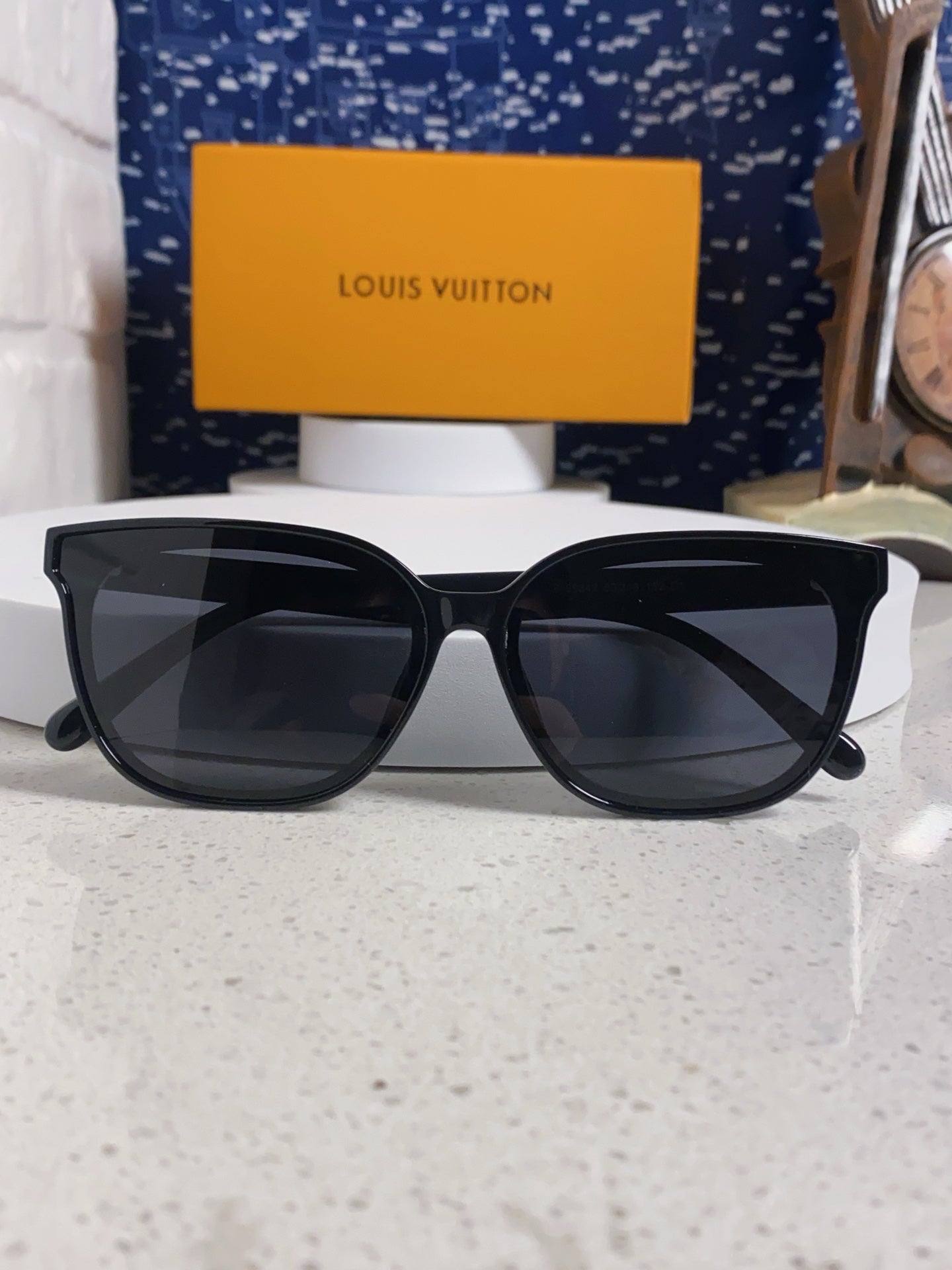 LOUIS VUITTON CAT EYE SUNGLASSES 571652 IN BLACK ACETATE