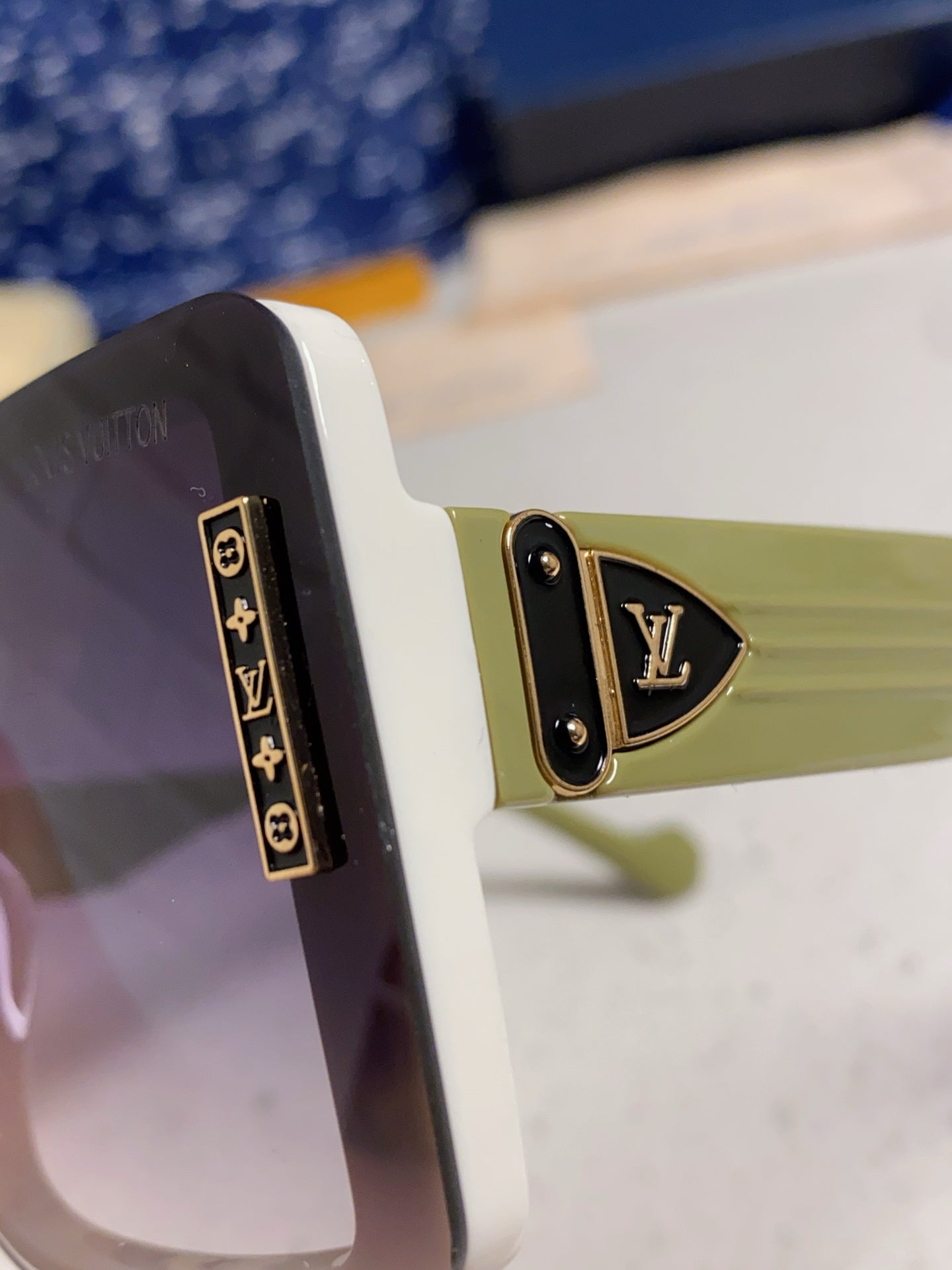 LOUIS VUITTON SQUARE SUNGLASSES 571656 IN GREEN ACETATE GREY SMOKE LENS