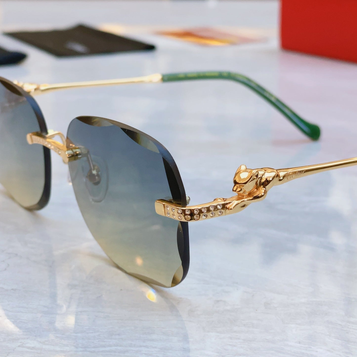 CARTIER PANTHÈRE RECTANGULAR SUNGLASSES 575935 IN METAL