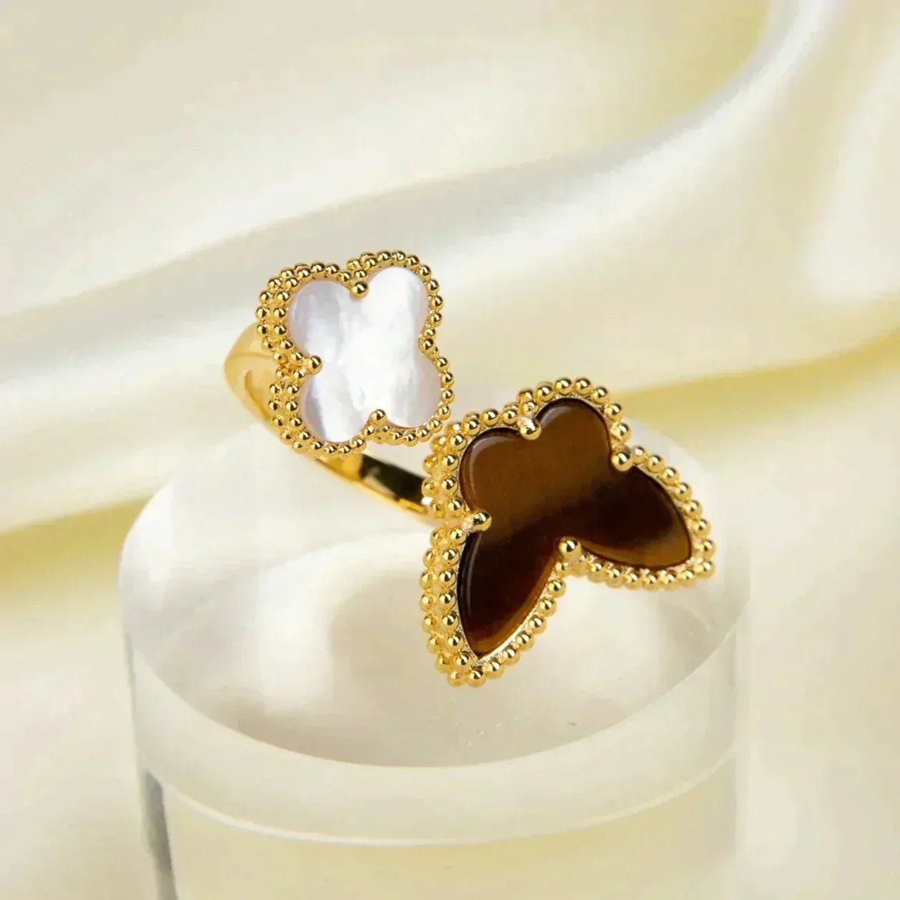 VCA LUCKY BETWEEN THE FINGER RING