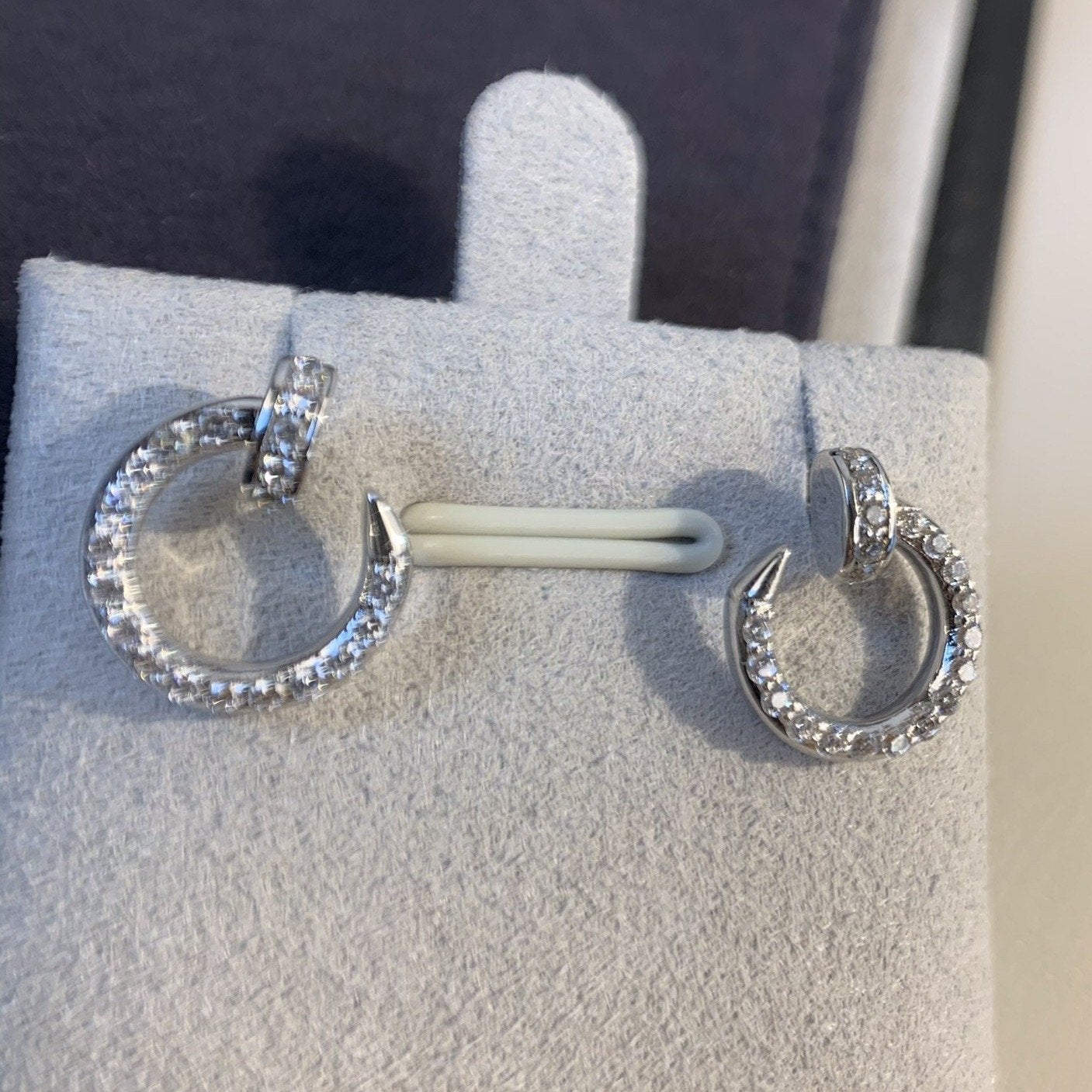 CARTIER JUSTE EARRINGS SILVER DIAMONDS