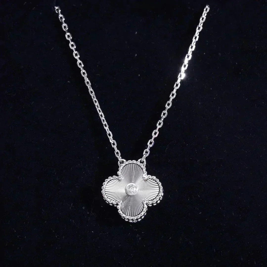 VCA CLOVER 15MM DIAMOND LASER NECKLACE SILVER