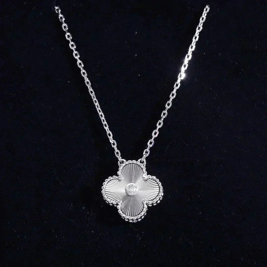 VCA CLOVER 15MM DIAMOND LASER NECKLACE SILVER