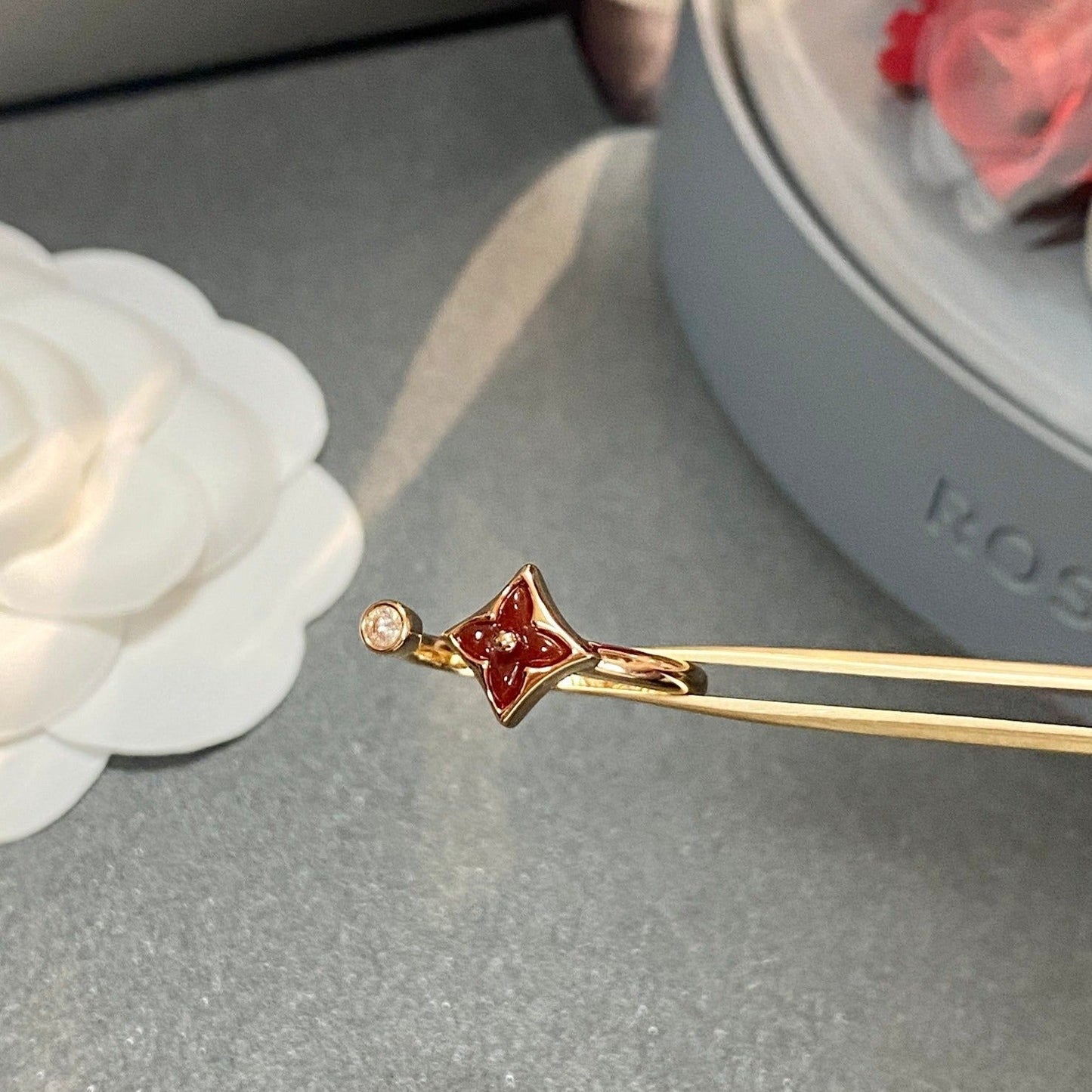 LOUIS VUITTON STAR 1 DIAMOND OPEN RING