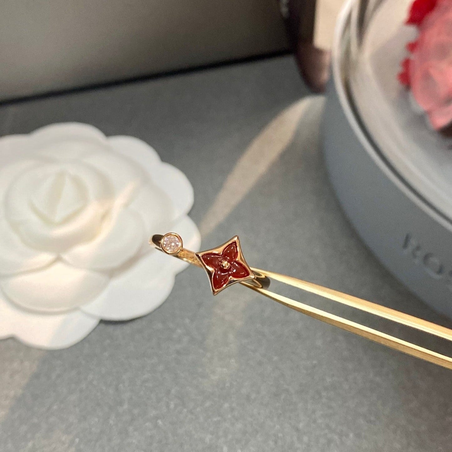 LOUIS VUITTON STAR 1 DIAMOND OPEN RING