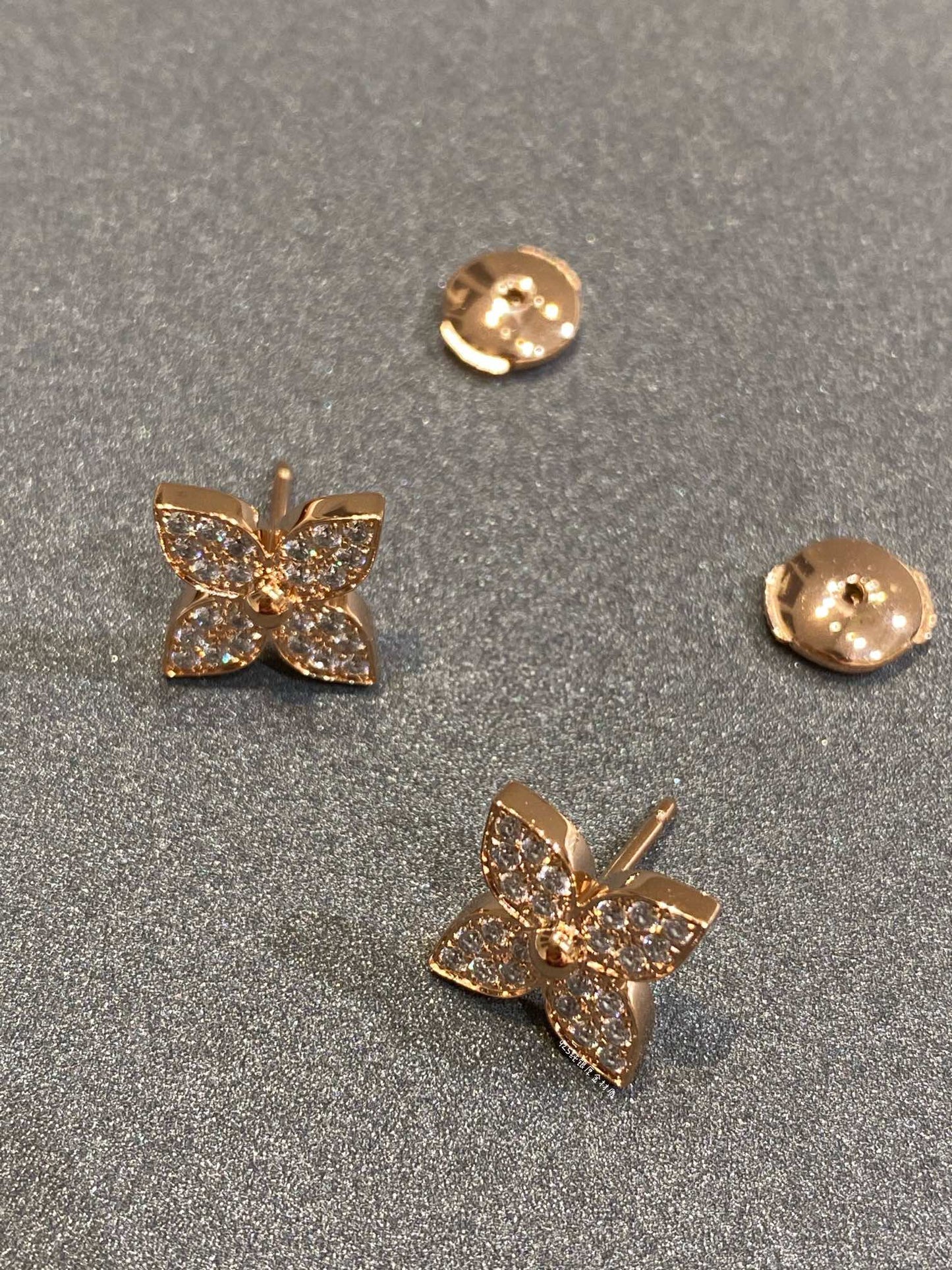 LOUIS VUITTON STAR DIAMOND EARRINGS