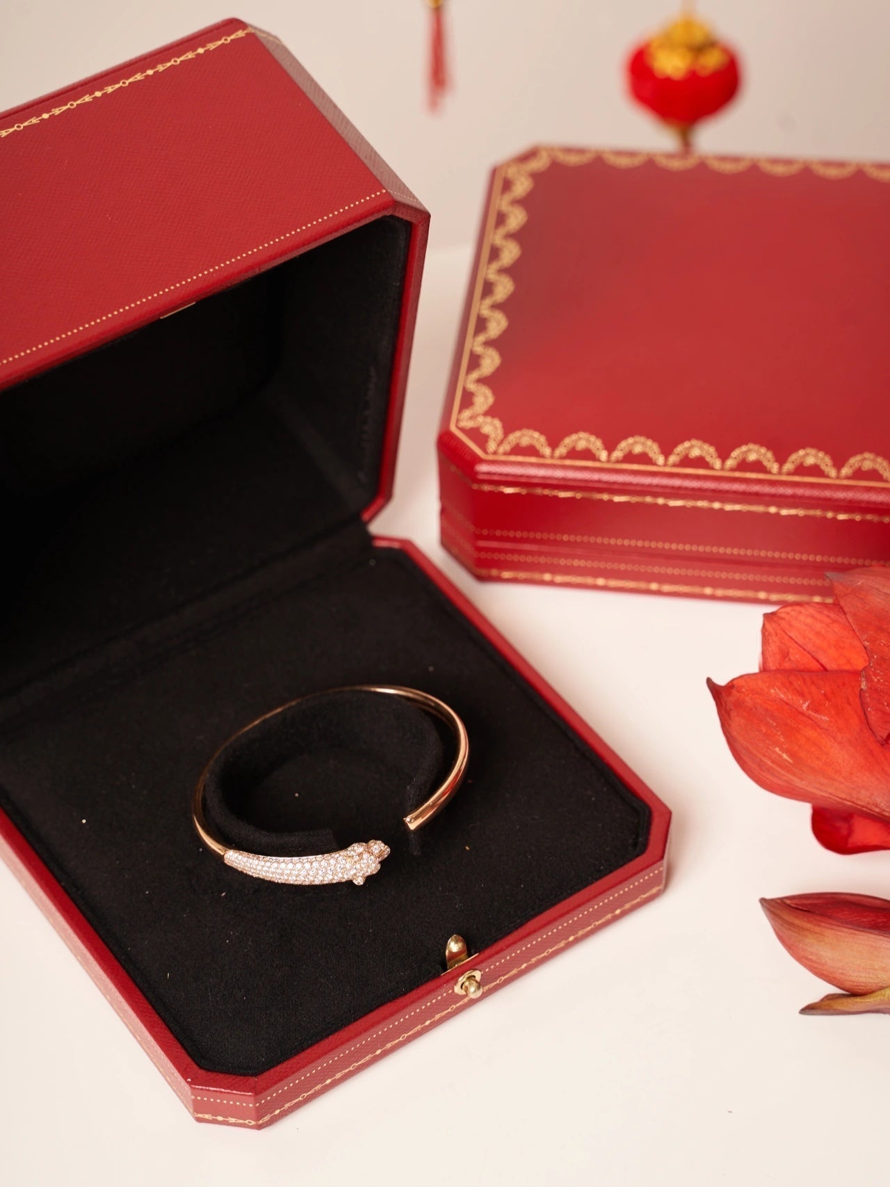 CARTIER PANTHERE ROSE GOLD DIAMOND OPEN BRACELET