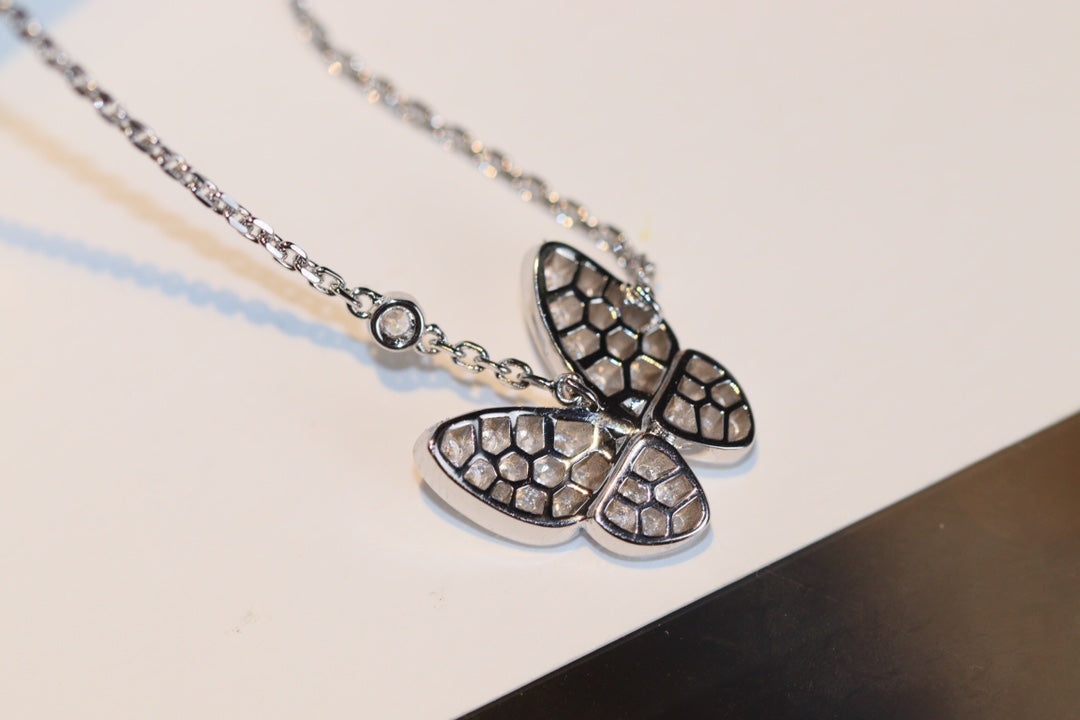 VCA BUTTERFLY DIAMOND NECKLACE