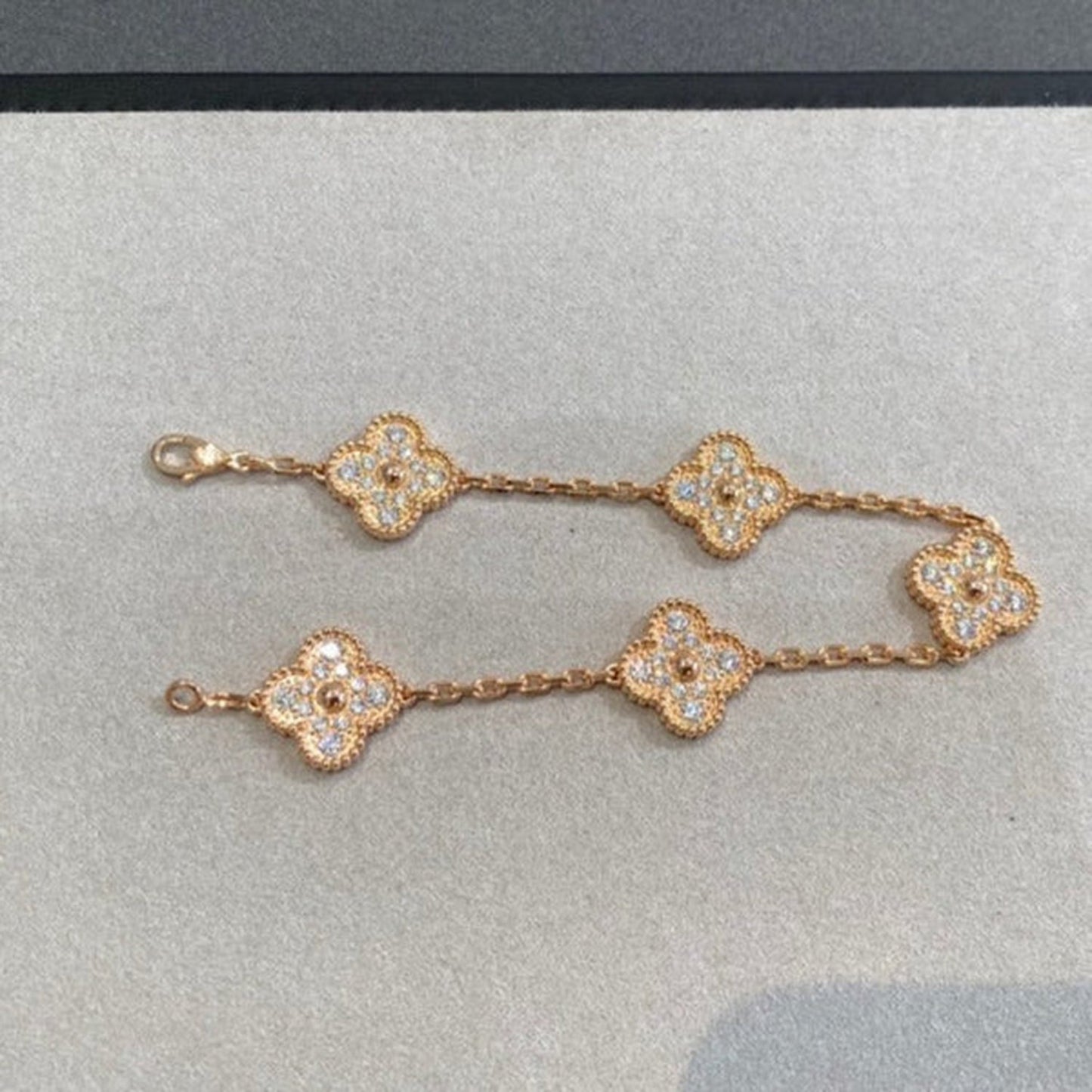 VCA CLOVER 5 MOTIF FULL DIAMOND BRACELET COLLECTION