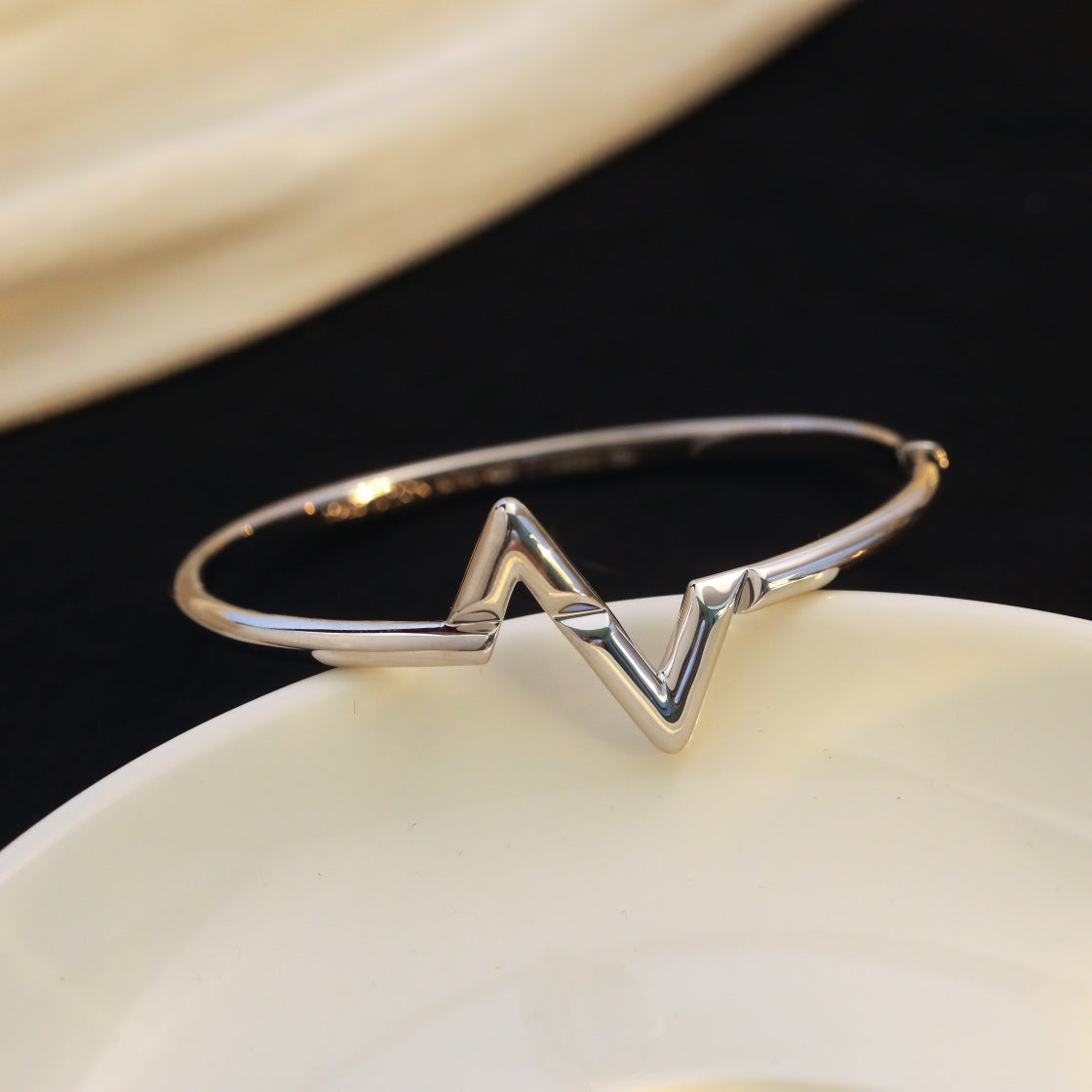 LOUIS VUITTON VOLTE UPSITE DOWN BRACELET