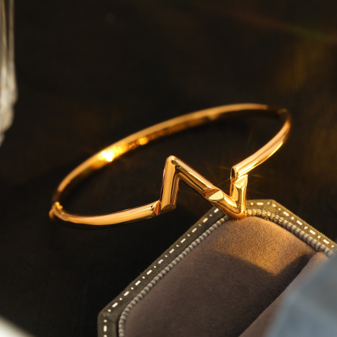 LOUIS VUITTON VOLTE UPSITE DOWN BRACELET