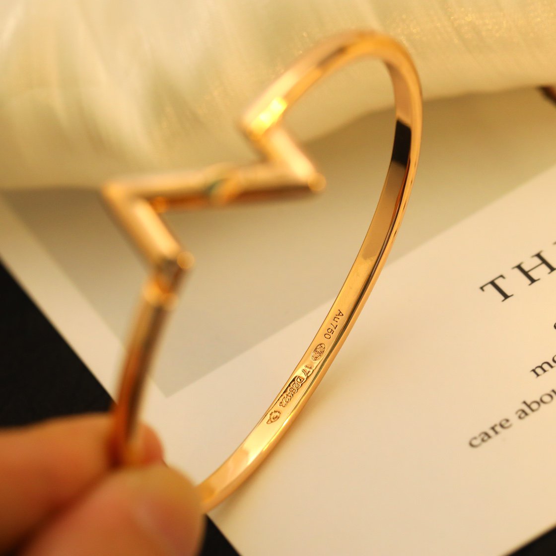 LOUIS VUITTON VOLTE UPSITE DOWN BRACELET