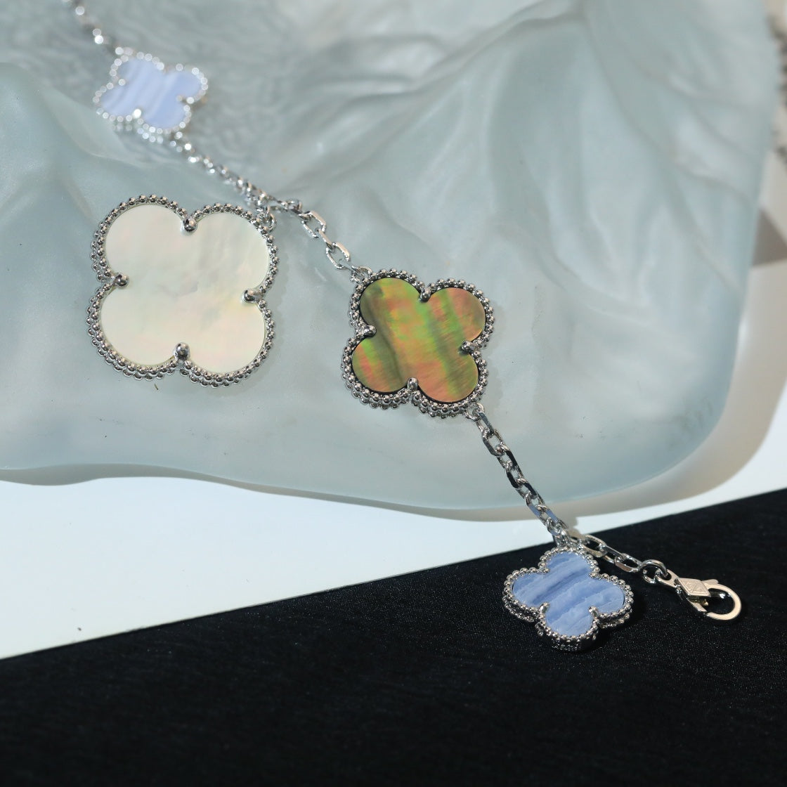 VCA CLOVER BRACELET 5 MOTIFS MOP CHALCEDONY SILVER
