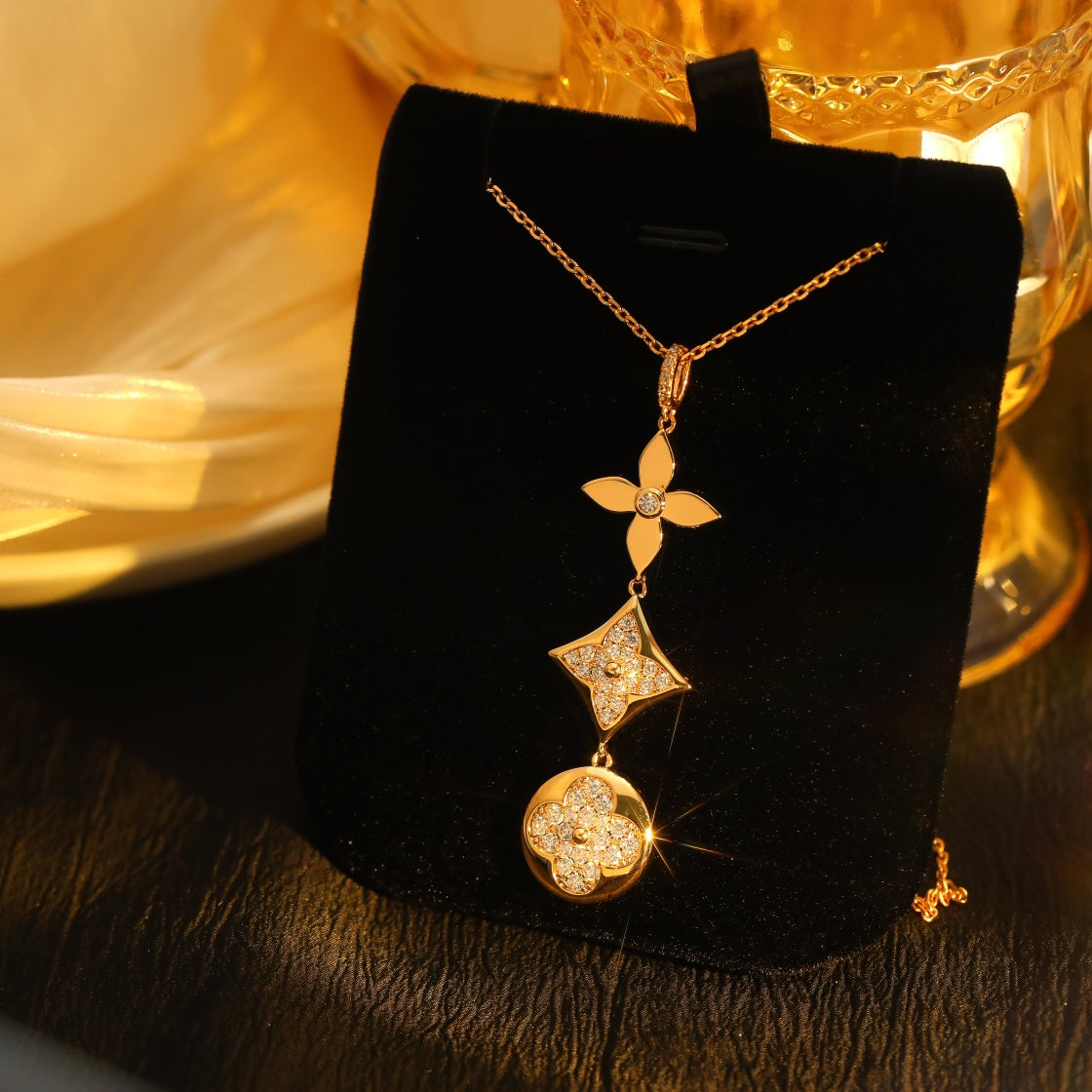 LOUIS VUITTON STAR AND SUN DIAMOND PINK GOLD NECKLACE