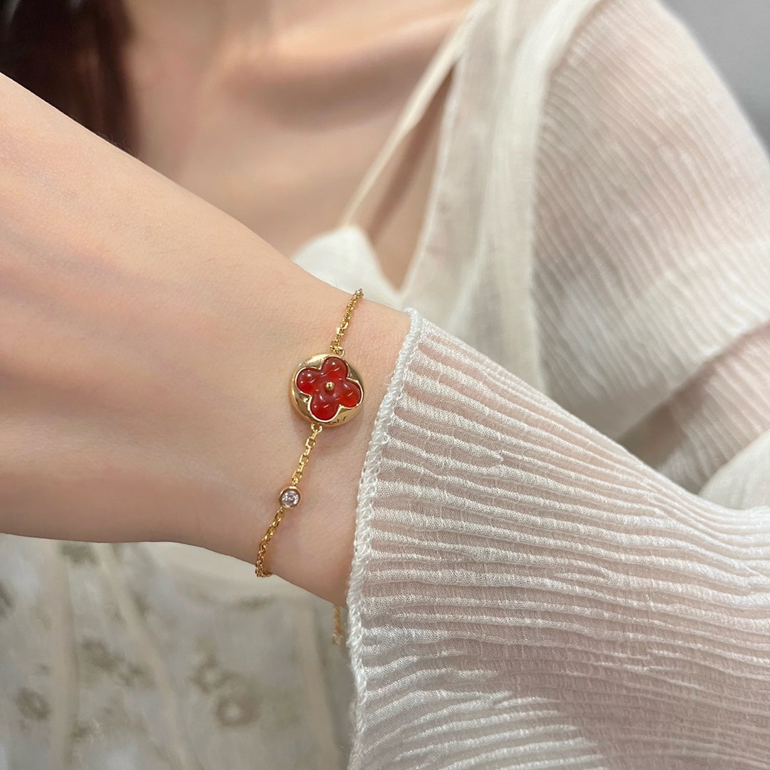 LOUIS VUITTON SUN PEDANT CARNELIAN BRACELET