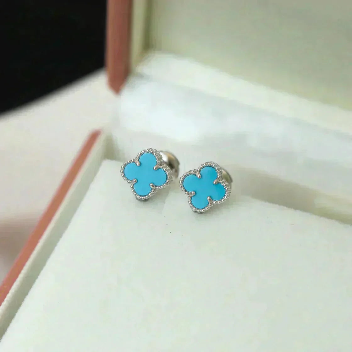 VCA CLOVER MINI TUROUOISE SILVER STUD EARRINGS