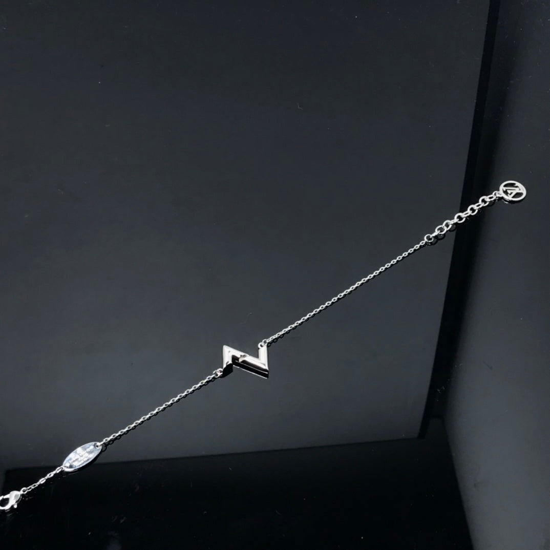 LOUIS VUITTON VOLT LV LOGO BRACELET