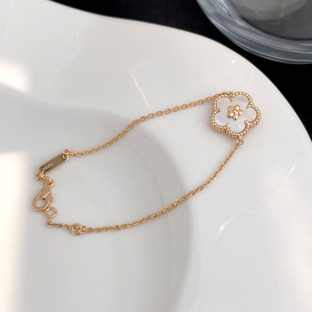VCA LUCKY SPRING ROSE GOLD MOP BRACELET