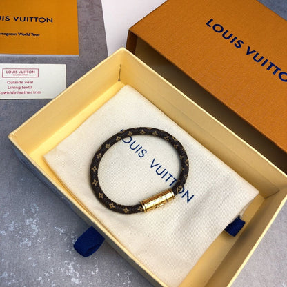 18K Louis Vuitton Keep It Bracelet