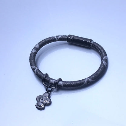 18K Louis Vuitton Hang It Bracelet