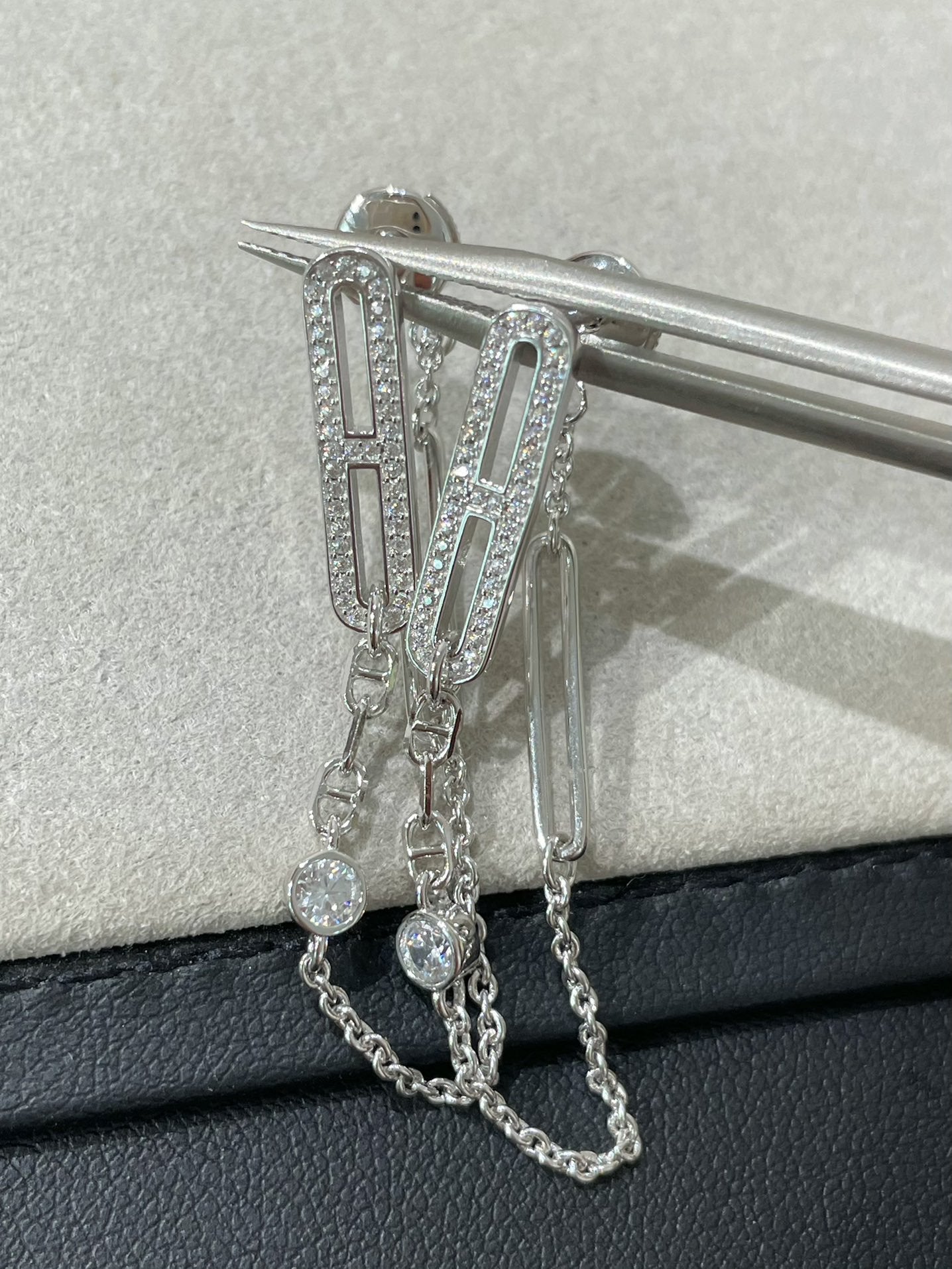HERMES CHAINE CHAOS DIAMOND DROP EARRINGS