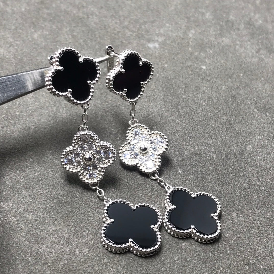 VCA CLOVER 3 MOTIF DIAMOND ONYX SILVER EARRINGS