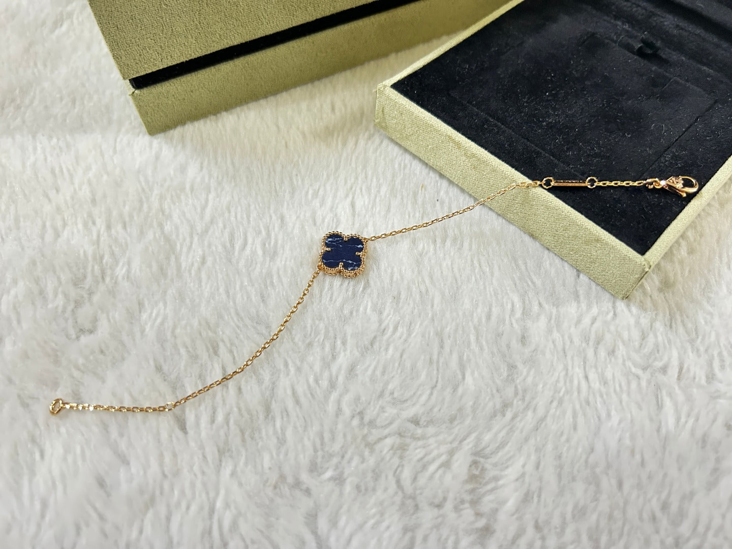 VCA CLOVER 1 MOTIF PIETERSITE BRACELET