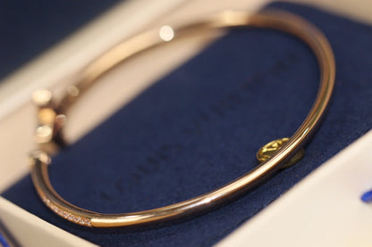 LOUIS VUITTON IDYLLE PINK GOLD OPEN BRACELET DIAMOND PAVED