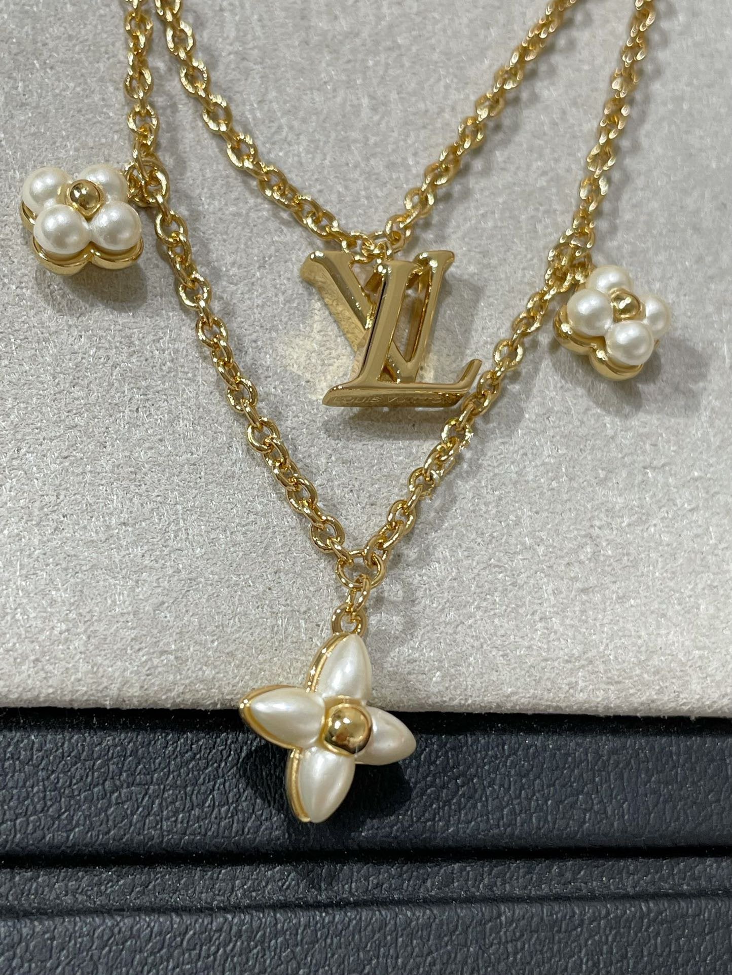 LOUIS VUITTON FLOWERGRAM GOLD MOP DOUBLE ROW NECKLACE
