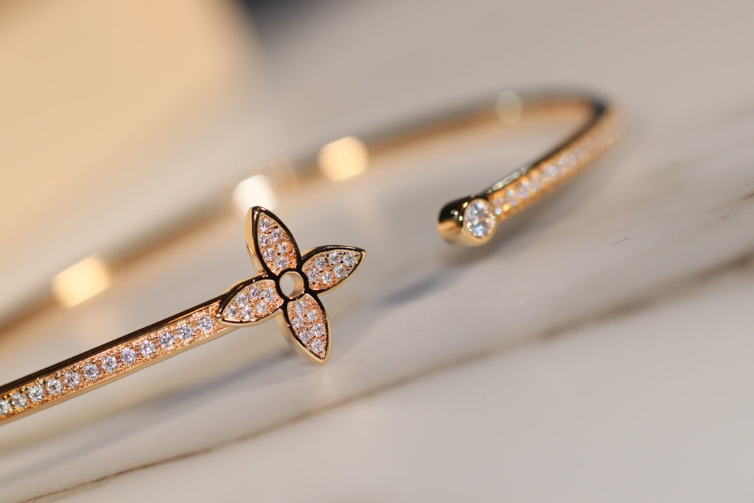 LOUIS VUITTON IDYLLE GOLD OPEN BRACELET DIAMOND PAVED