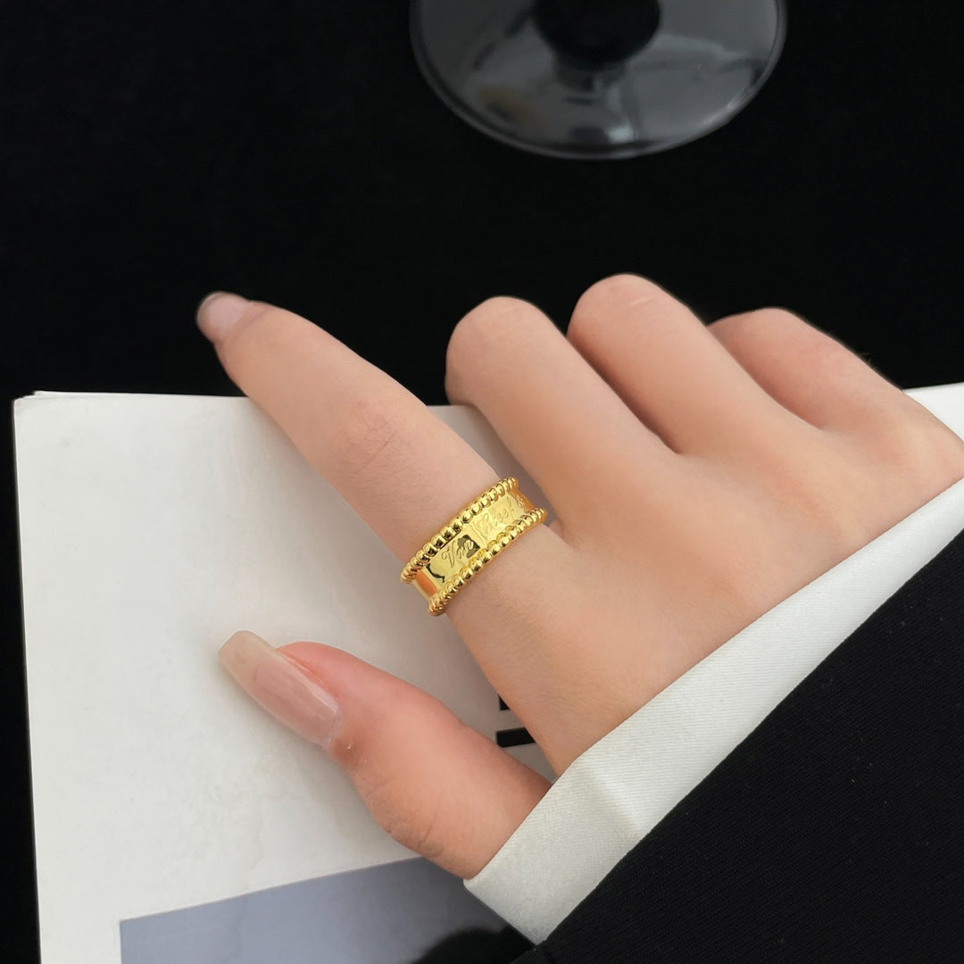 VCA PERLEE SIGNATURE RING