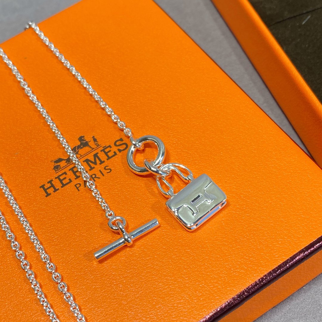 HERMES CONSTANCE PEDANT SILVER NECKLACE