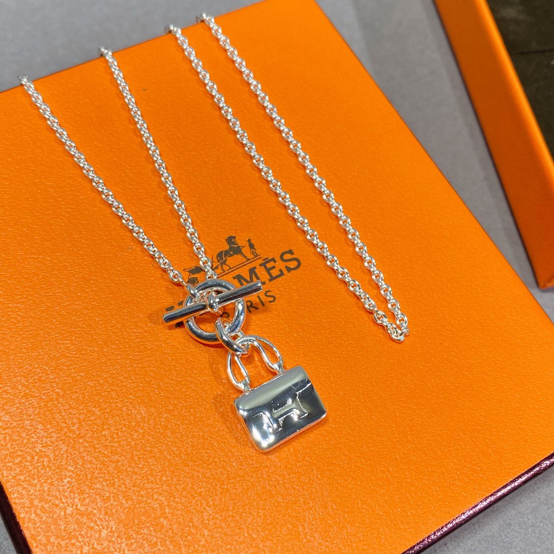 HERMES CONSTANCE PEDANT SILVER NECKLACE