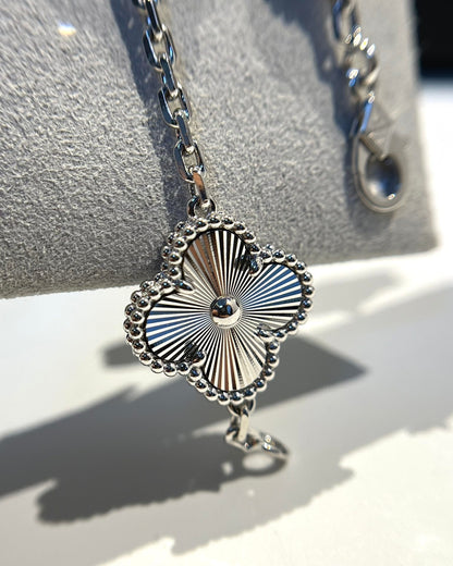 VCA CLOVER 5 MOTIF LASER BRACELET COLLECTION