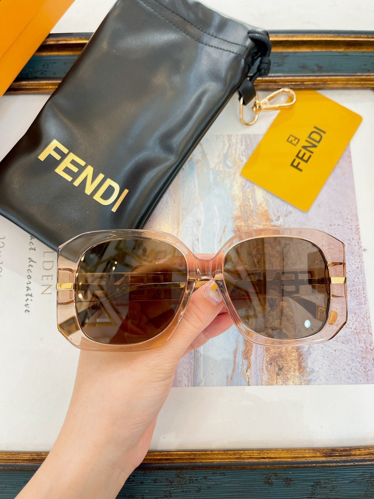 FENDI OVERSIZED FF DIAMONDS SQUARE FRAME SUNGLASSES FE40065F IN ACETATE
