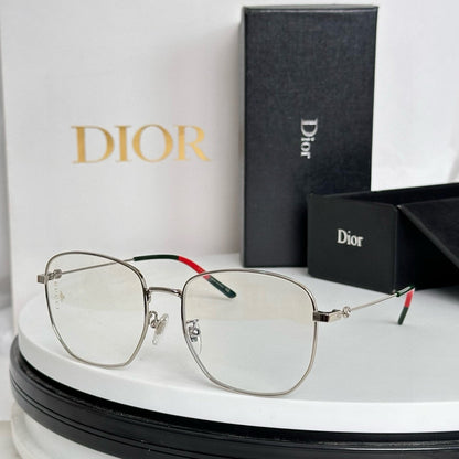 GUCCI SQUARE FRAME SUNGLASSES GG0396O IN METAL