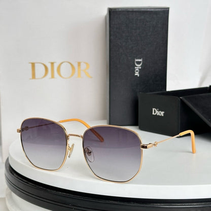 GUCCI SQUARE FRAME SUNGLASSES GG0396O IN METAL