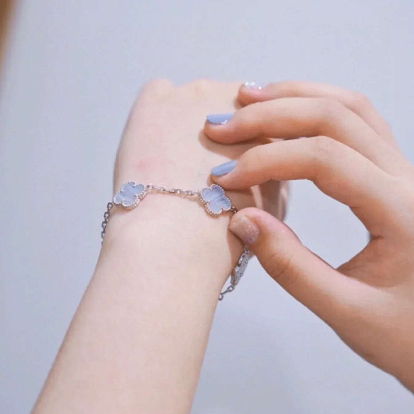 VCA CLOVER 5 MOTIF PURPLE CHALCEDONY BRACELET COLLECTION