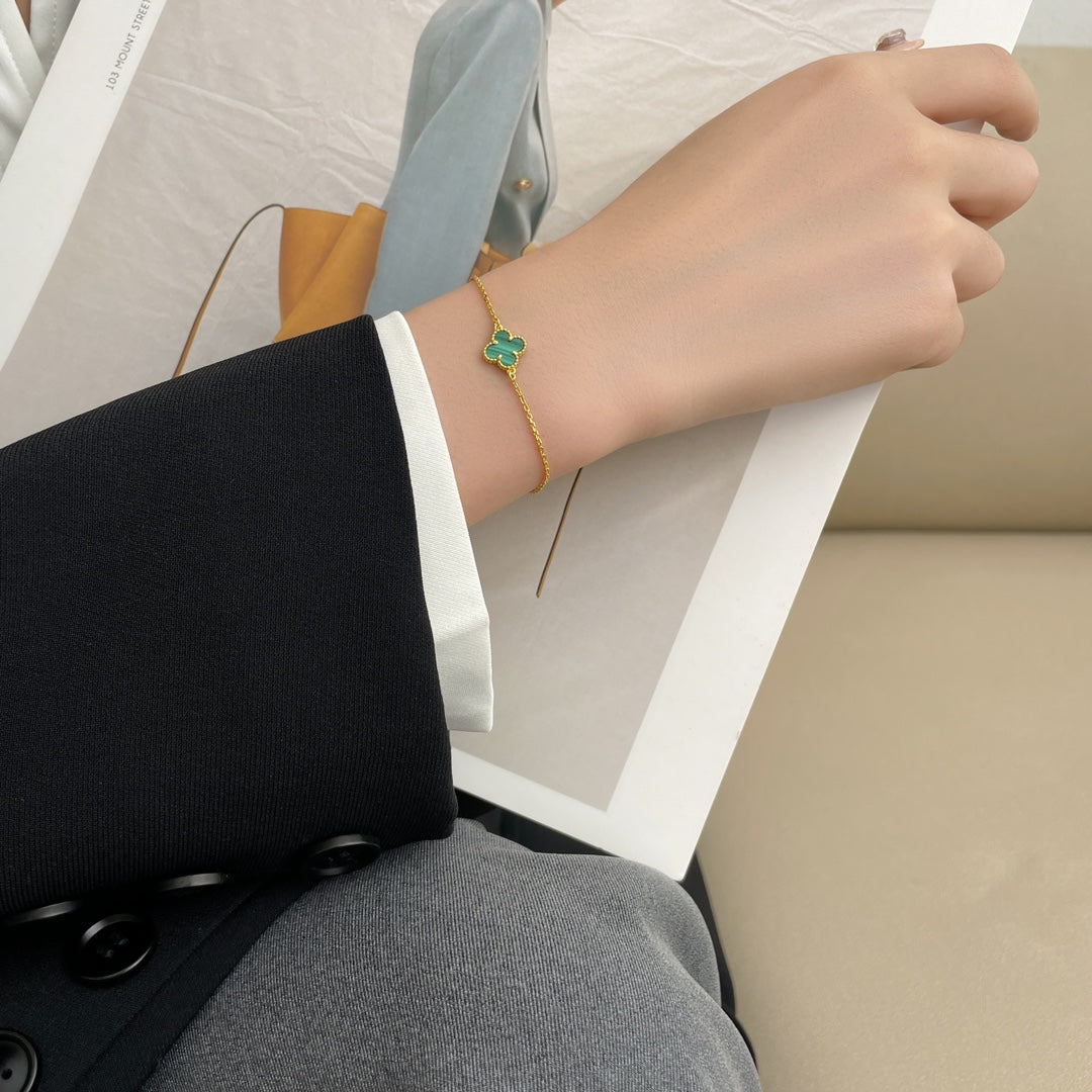 VCA CLOVER BRACELET MALACHITE 1 MOTIF
